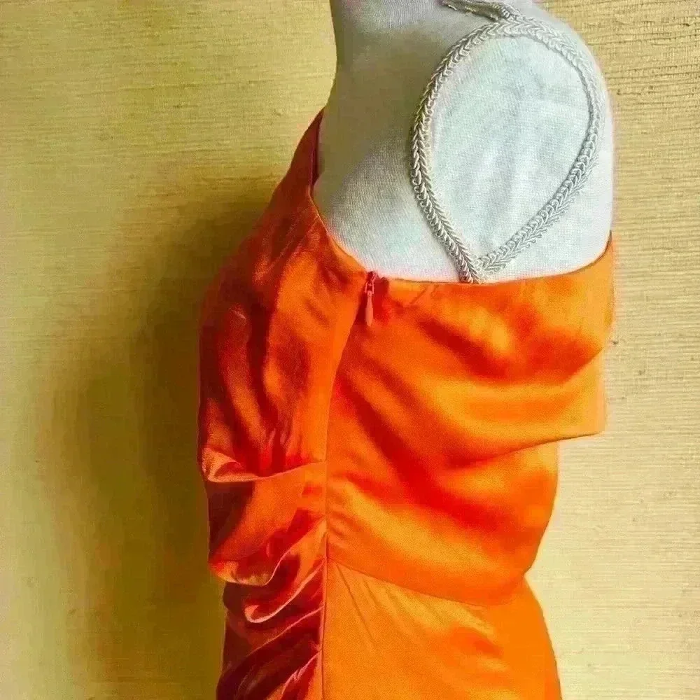 Elliatt Zelda Satiny One Shoulder Dress - Picture 5 of 9